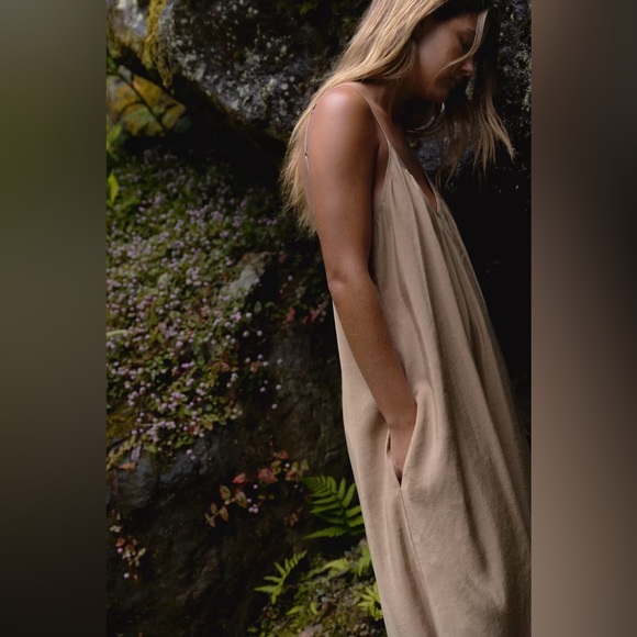 ZARA Flowy Midi Dress in Stone! - Picture 2 of 7